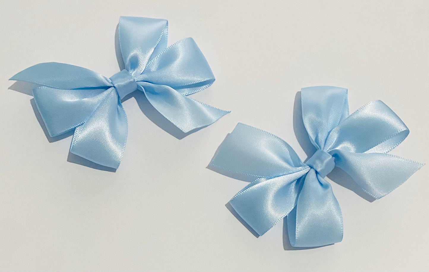 Baby blue pinwheel clip