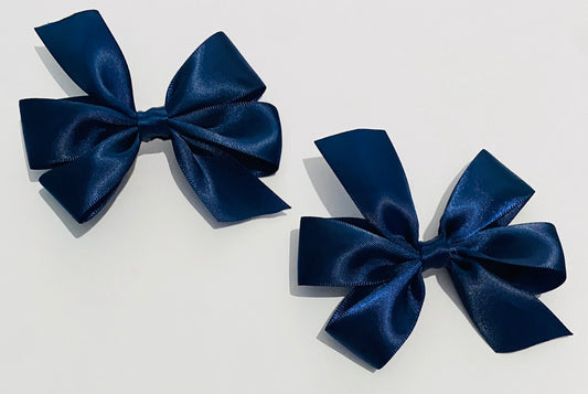 Navy pinwheel clip