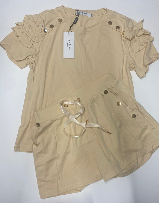 Beige shorts set